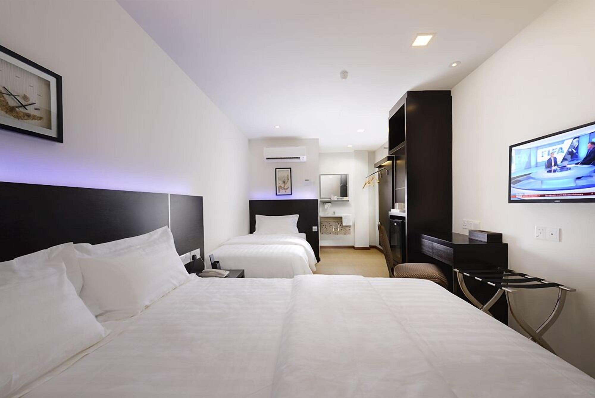 E-Red Hotel Bandar Perda Bukit Mertajam Buitenkant foto